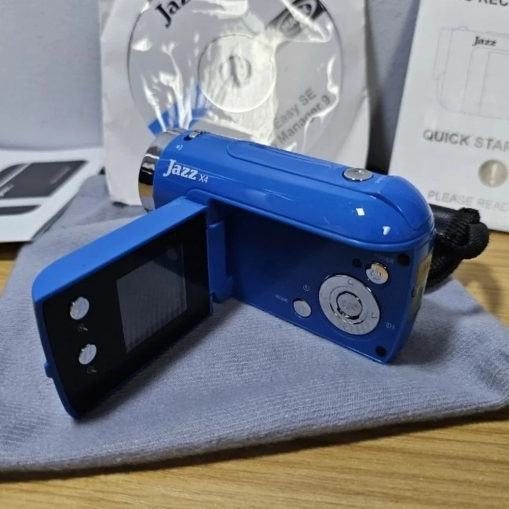 Working Jazz Compact Digital Camera recorder x4 Optical Zoom Built-in Flash
